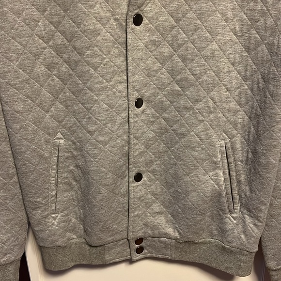 Sovereign Code Quilted Bomber Jacket in Heather Gray. Men’s Size M - Picture 5 of 6